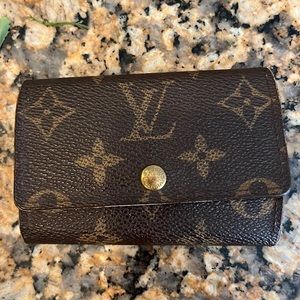 Vintage LV keyholder
